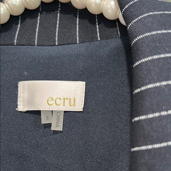 Ecru Navy blue Pinstripe Blazer women’s size small new with tags - Picture 2 of 9